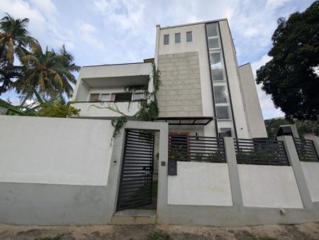 Exterior - 5 Bedroom Luxury House for Sale in Bowala, Kandy | LKR 130 Million (HS4873)