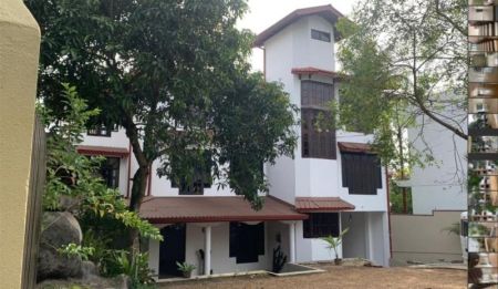 Exterior - House for sale in Athurugiriya 