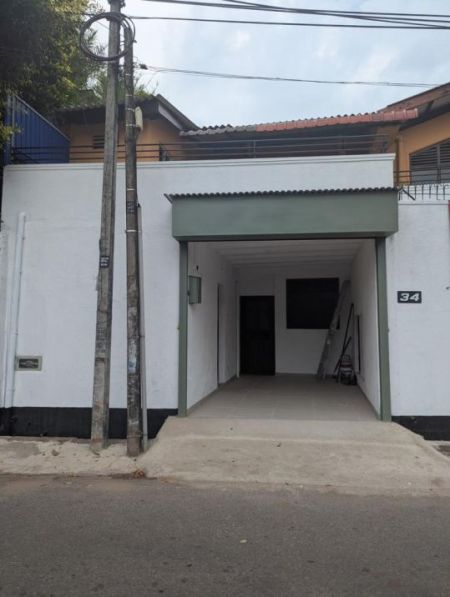 Exterior - 5 Bedroom Two-Storied House for Rent - Rajagiriya, Medawelikada Road | LKR 250,000 Per Month (EM1004)