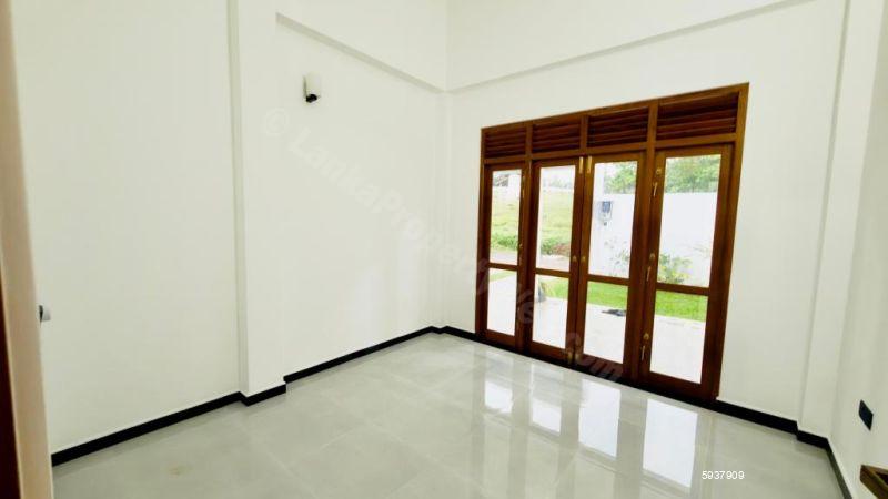 House for sale in Kesbewa