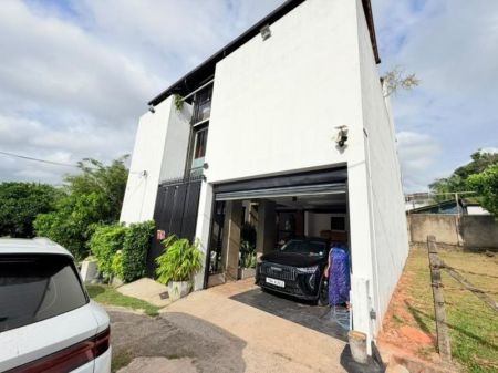 Exterior - (SH1504) Three Storey House for Sale in Robert Gunarardhana road Battaramulla