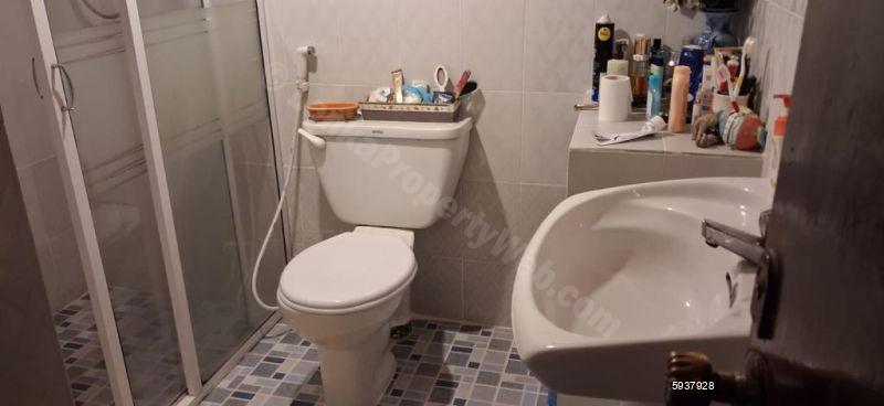 Bathroom - House for sale in Pita Kotte