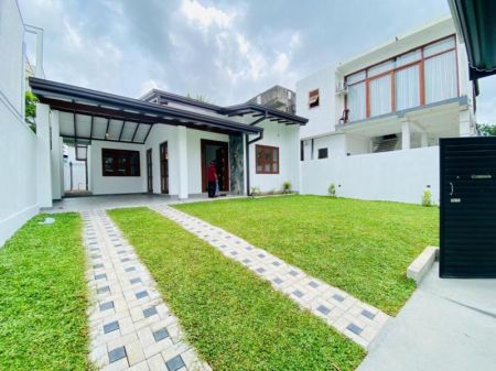 Exterior - 10 perch New  Single-Story House for Sale – Athurugiriya