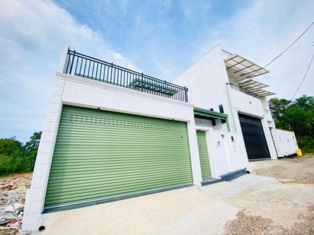 Exterior - New Luxury Two-Storey Family Home in Athurugiriya 