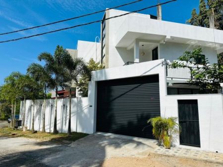 Exterior - Luxury House For Sale Athrugiriya
