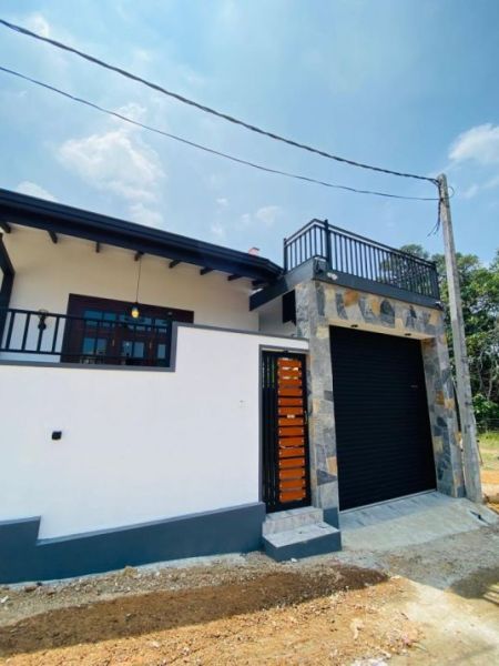 Exterior - Brand-New Single-Story Family Home 600 m to Athurugiriya Town