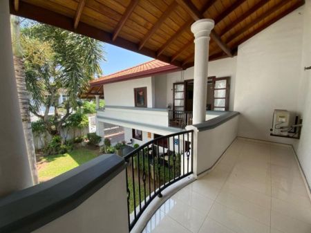 Exterior - 06 Bedroom Furnished 02 Storied House for Rent in Colombo 05 (A317)