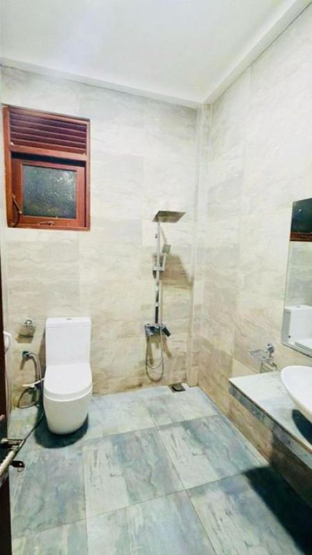Bathroom - Three Storey Residence with Swimming Pool for Sale in Athurugiriya