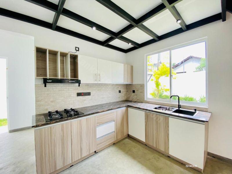 House for sale in Athurugiriya