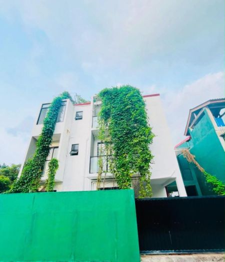 Exterior - 3-Storey House for Sale in Malabe – Dual Road Access 
