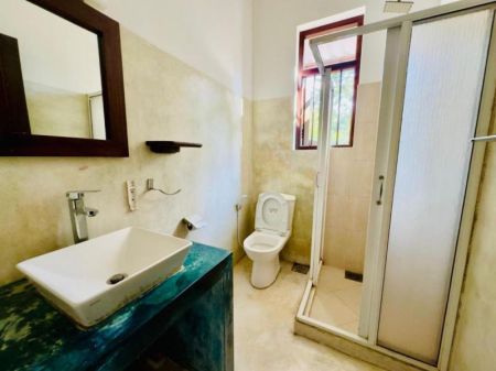 Bathroom - Three-Storey Luxury House for Sale – Malabe