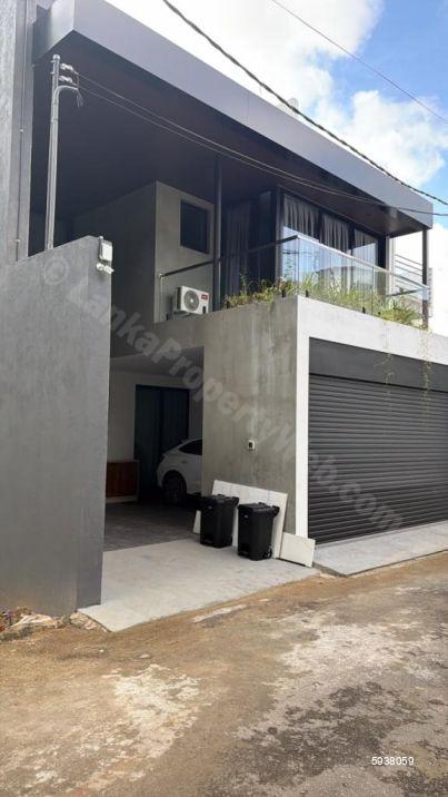 Exterior - House for sale in Battaramulla