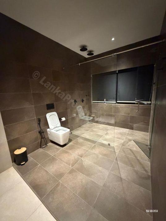 Bathroom - House for sale in Battaramulla