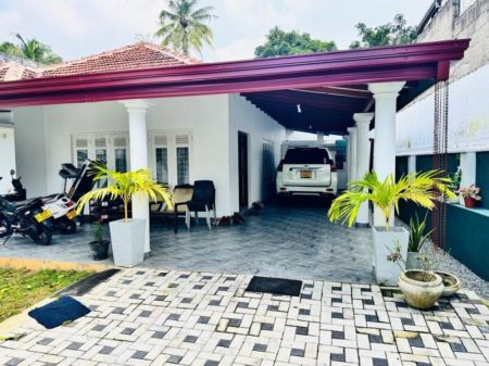 Exterior - 14 perch House for Sale in Malabe Town Just 200m to Malabe Town