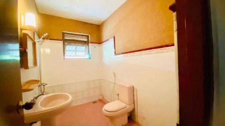 Bathroom - 27.12 Perches Super Luxury House For Sale Malabe