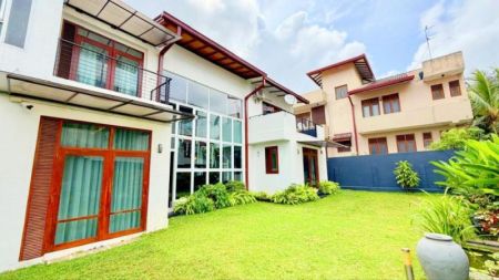 Exterior - Modern Designed Luxury Three Story House For Sale In Nugegoda 