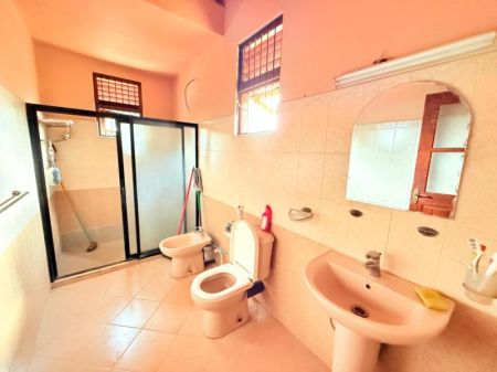 Bathroom - (DH787) Spacious Two Storey House for Sale in Piliyandala, Thumbowila