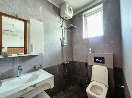 Bathroom - Florida - 03 Bedroom Furnished Apartment for Rent in Colombo 05 (A6505)