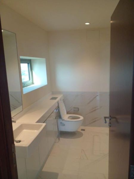 Bathroom - Cinnamon Life - 03 Bedroom Unfurnished Apartment for Sale in Colombo 02 (A1810)