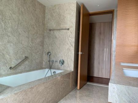 Bathroom - Shangri-La - 03 Bedroom Unfurnished Apartment for Sale in Colombo 02 (A2728)
