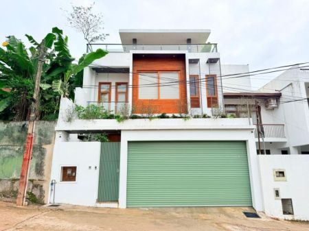 Exterior - Battaramulla Architecture-Designed Brand New House for Sale 