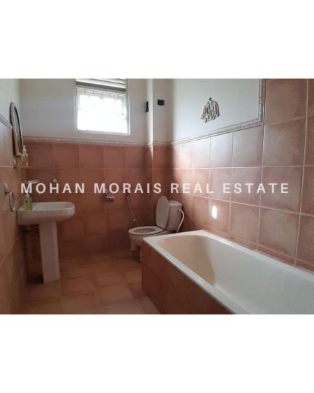 Bathroom - House for Rent Alwis Place - Colombo 03