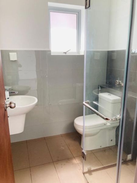 Bathroom - 02 BR Apartment For Lease In Canterbury Golf Resort Apartments, Piliyandala | LA00514-1