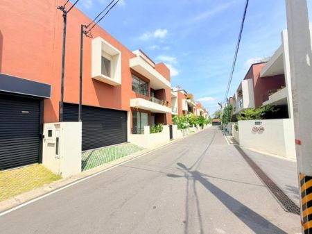Exterior - Thalawathugoda Gated Community Luxury House For Sale Prime Location 