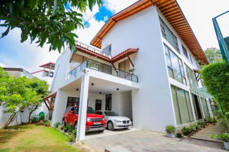 Exterior - Nugegoda Super Luxury House For Sale In A Prime Location