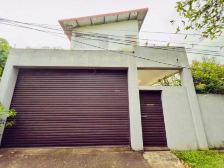 Exterior - Thalawathugoda 3 BR Luxury House For Sale in Kalalgoda 