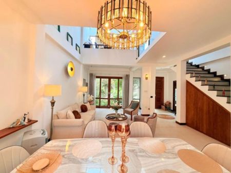 Living Room - Thalawathugoda 3 BR Luxury House For Sale in Kalalgoda 