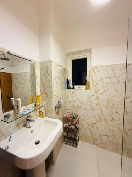 Bathroom - Fully Furnished 3 Bedroom Apartment for Sale | Rajagiriya