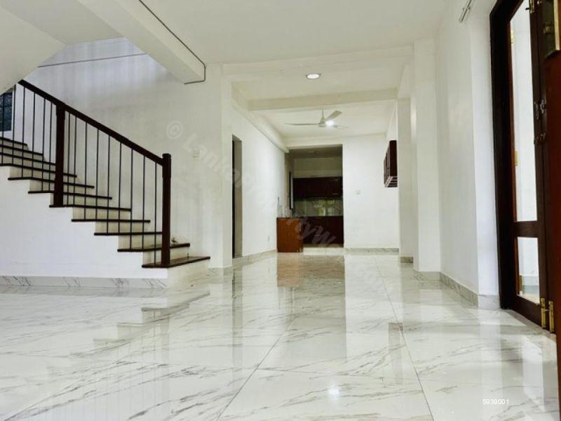 Living Room - Main lower floor living area - House for rent in Nugegoda