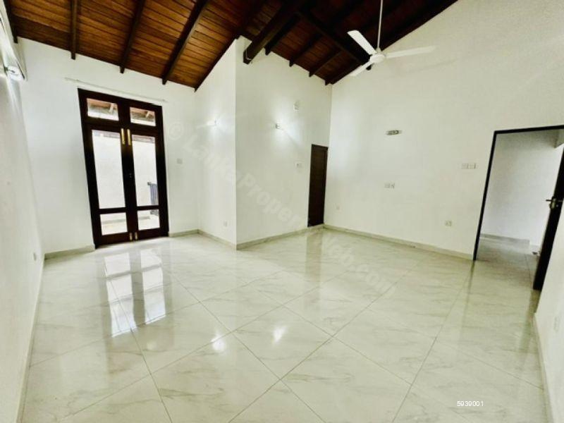 Bedroom - House for rent in Nugegoda