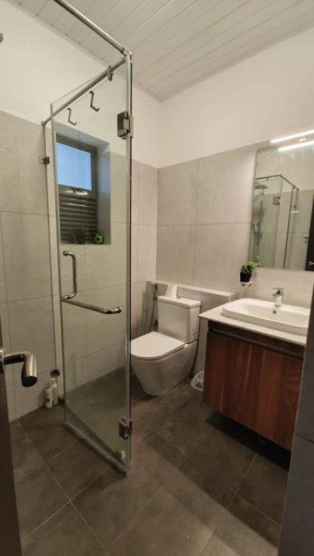 Bathroom - Modern 2 Bedroom Apartment for Rent at Canterbury Golf Resort, Piliyandala / LKR 190,000 (Negotiable) (EM241RN)
