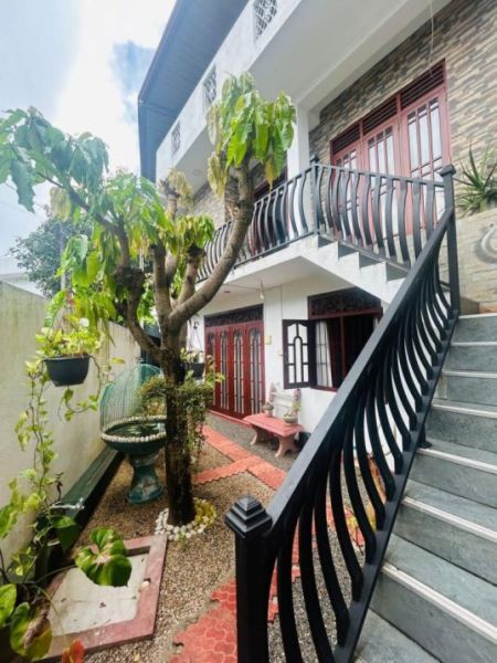 Exterior - 6 Bedroom Brand New Spacious House for Sale - Dehiwela, Attidiya, Gamunu Mawatha | LKR 50 Million (Negotiable) (EM1007)