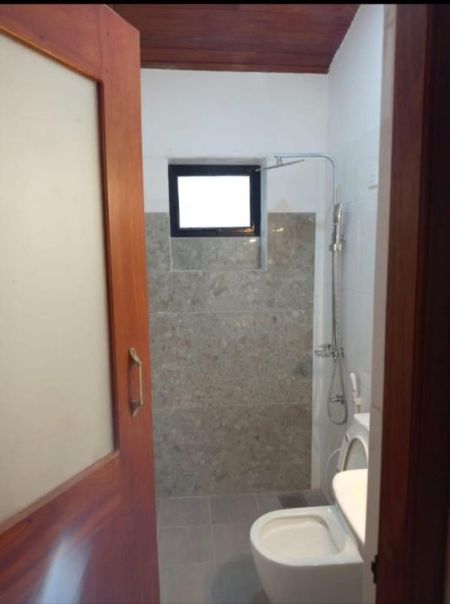 Bathroom - 5 Bedroom Two-Storied House for Sale - Ja-Ela | LKR 43 Million (Negotiable) (EM1009)
