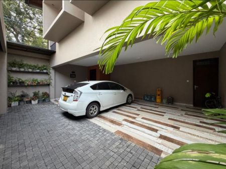 Exterior - 4 Bedroom Semi-Furnished Luxury House for Rent at Pita Kotte | LKR 350,000/ month (Negotiable) (EM057AC)