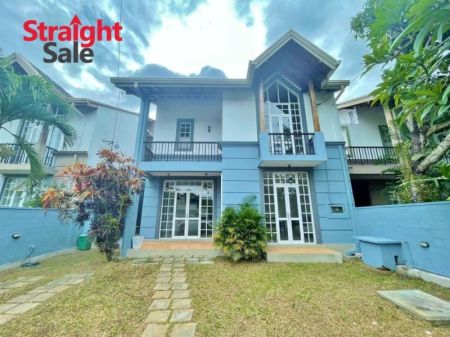 Exterior - Spacious 4-Bed Home in a Peaceful Gated Community in Rajagiriya [HS 01]