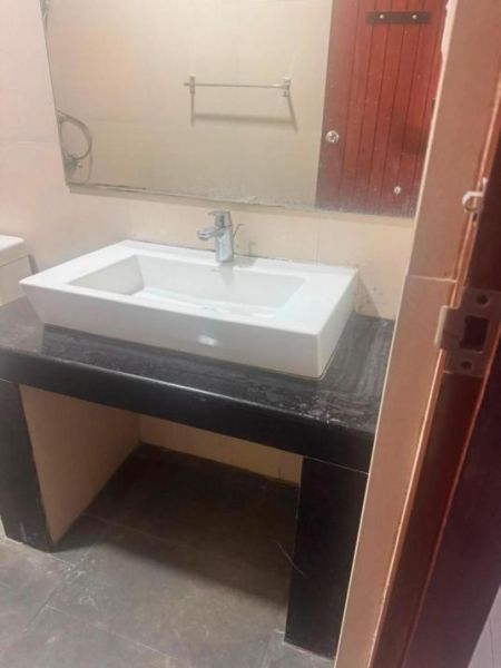 Bathroom - Architect Designed 4 BR Modern House for Rent | Templers Road, Mount Lavinia | LKR 325,000 / month (Ref: EM044MI)
