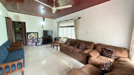 Living Room - (DH1129) Furnished Single Storey House for Sale in Rathmalana