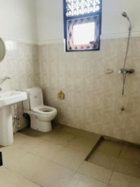 Bathroom - (SR1017) Two Storey House for Rent in Battaramulla Koswatta