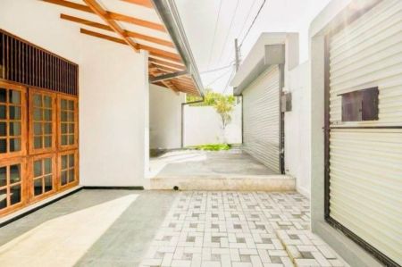 Exterior - (PH570) House for sale in Nugegoda