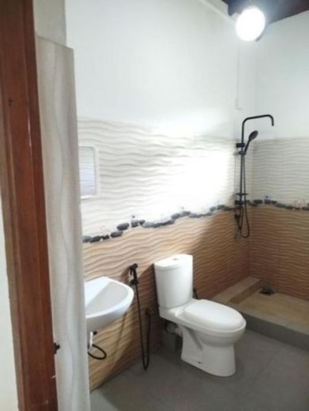 Bathroom - (PR1032) Furnished Upstairs House for Rent in Maharagama