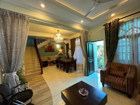 Living Room - (PR1031) Luxury Three Storey House for Rent in Dehiwala