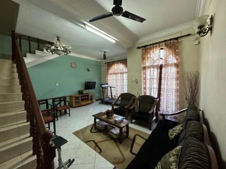 Living Room - (PR1031) Luxury Three Storey House for Rent in Dehiwala