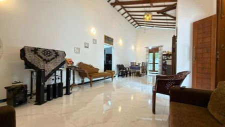 Living Room - (DH1348) Fully Furnished Single Storey House for Sale in Padukka