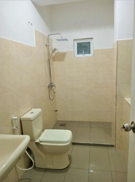 Bathroom - Colombo 05 Fully Furnished Apartment Available for Long-Term Rental. (CSMP70D)