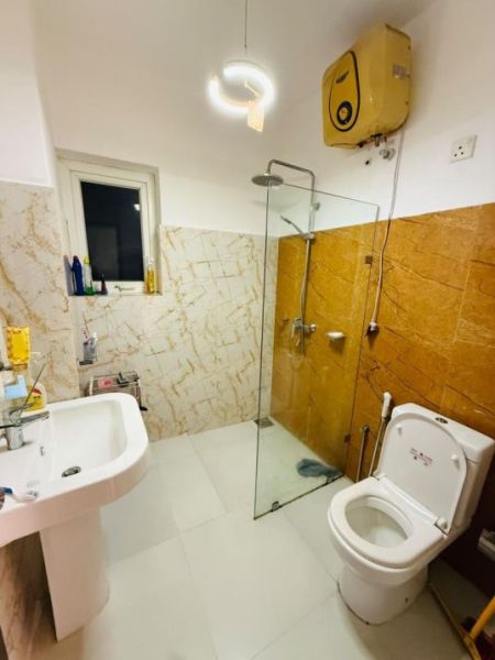 Bathroom - Fully Furnished 3-Bedroom Apartment for Sale – Rajagiriya