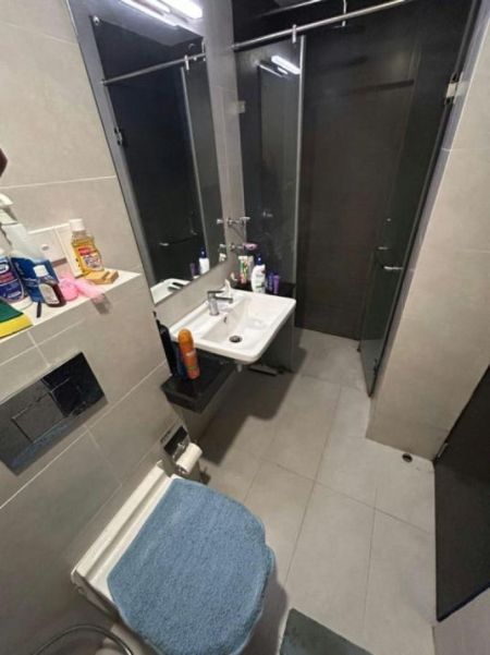 Bathroom - Treasure Trove - 02 Bedroom Unfurnished Apartment for Sale in Colombo 08 (A5491)